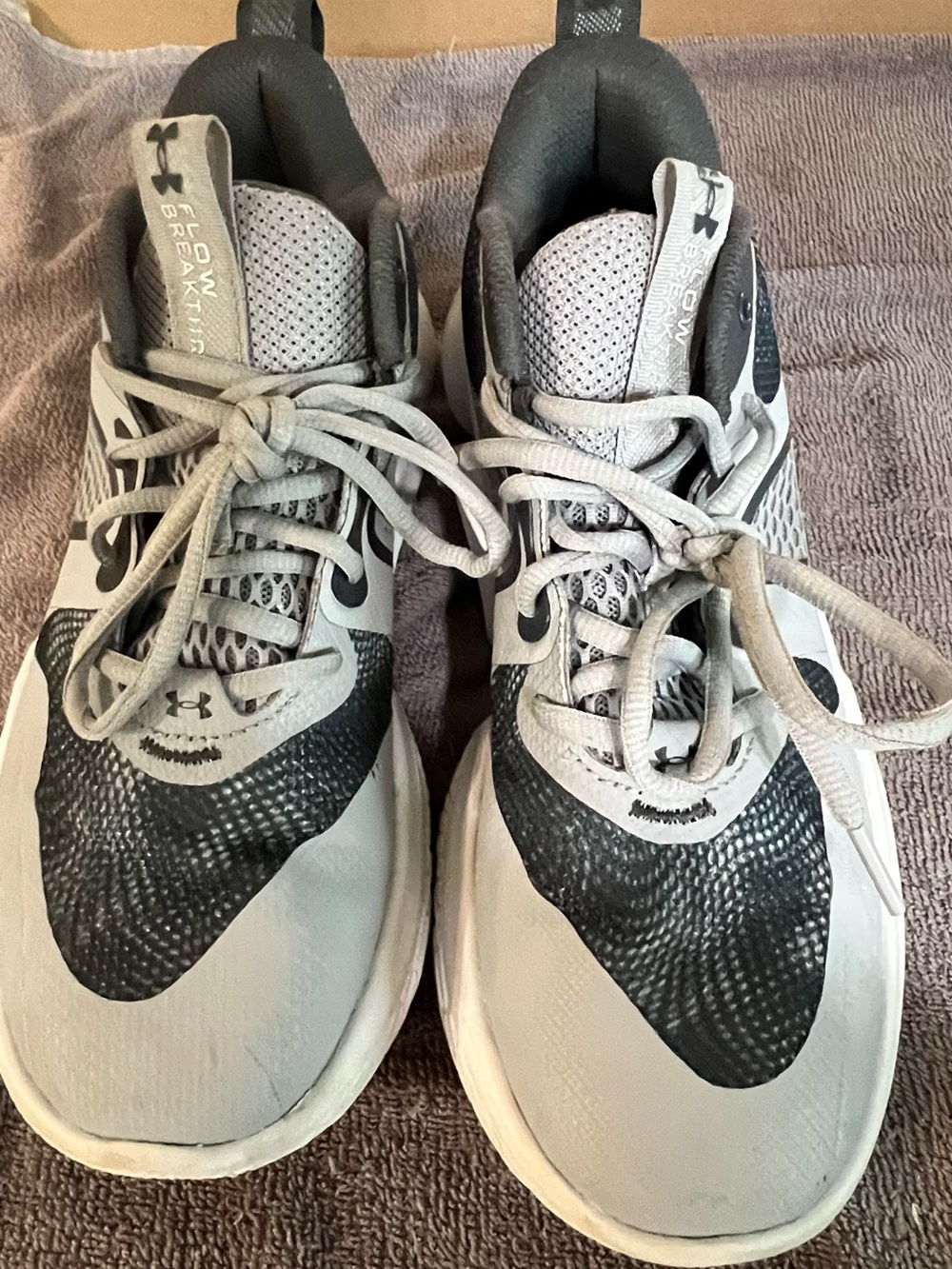 Under Armour Men’s Light Gray and Black Athletic Training Shoes